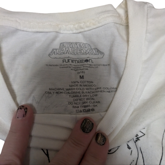 My hero Academia medium tee - Picture 2 of 3